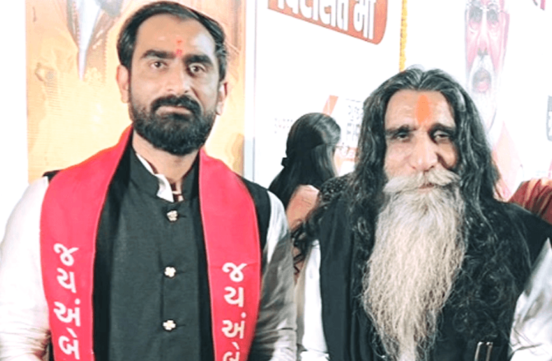 Kamlesh Pandya with Shri Manidhar Bapu